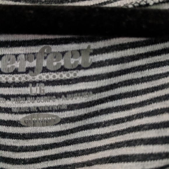 Cotton V-Neck Long Sleeved Perfect T - Picture 4 of 6